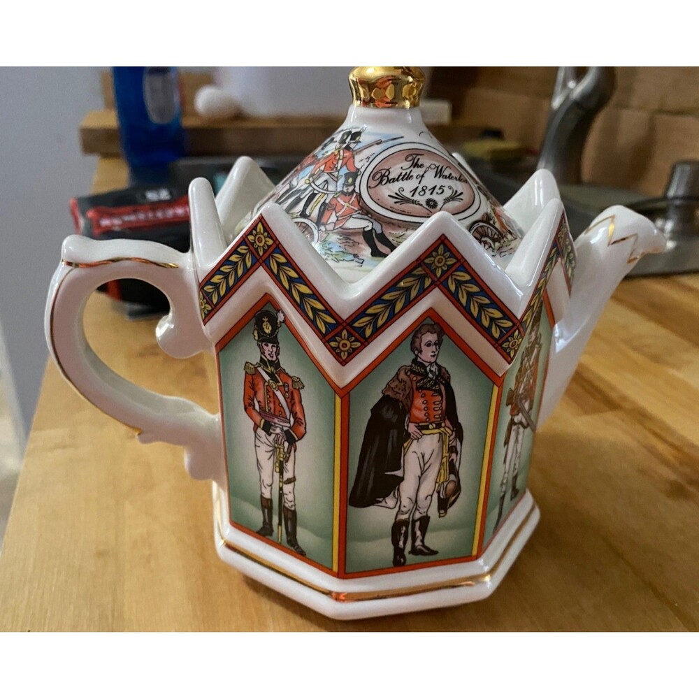 Sadler Duke Wellington Waterloo Teapot Historical Series Staffordshire England